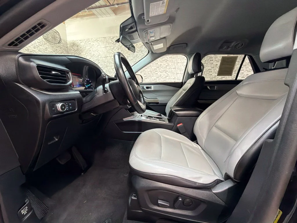 Used 2021 Agate Black Metallic Ford XLT image 23