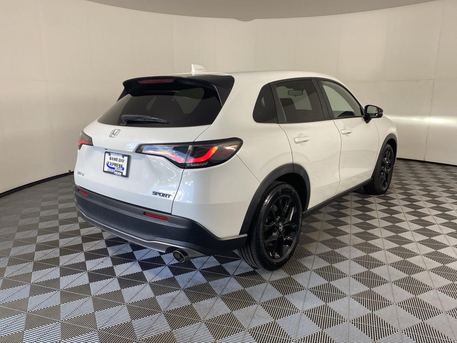 Used 2024 Platinum White Pearl Honda Sport image 8