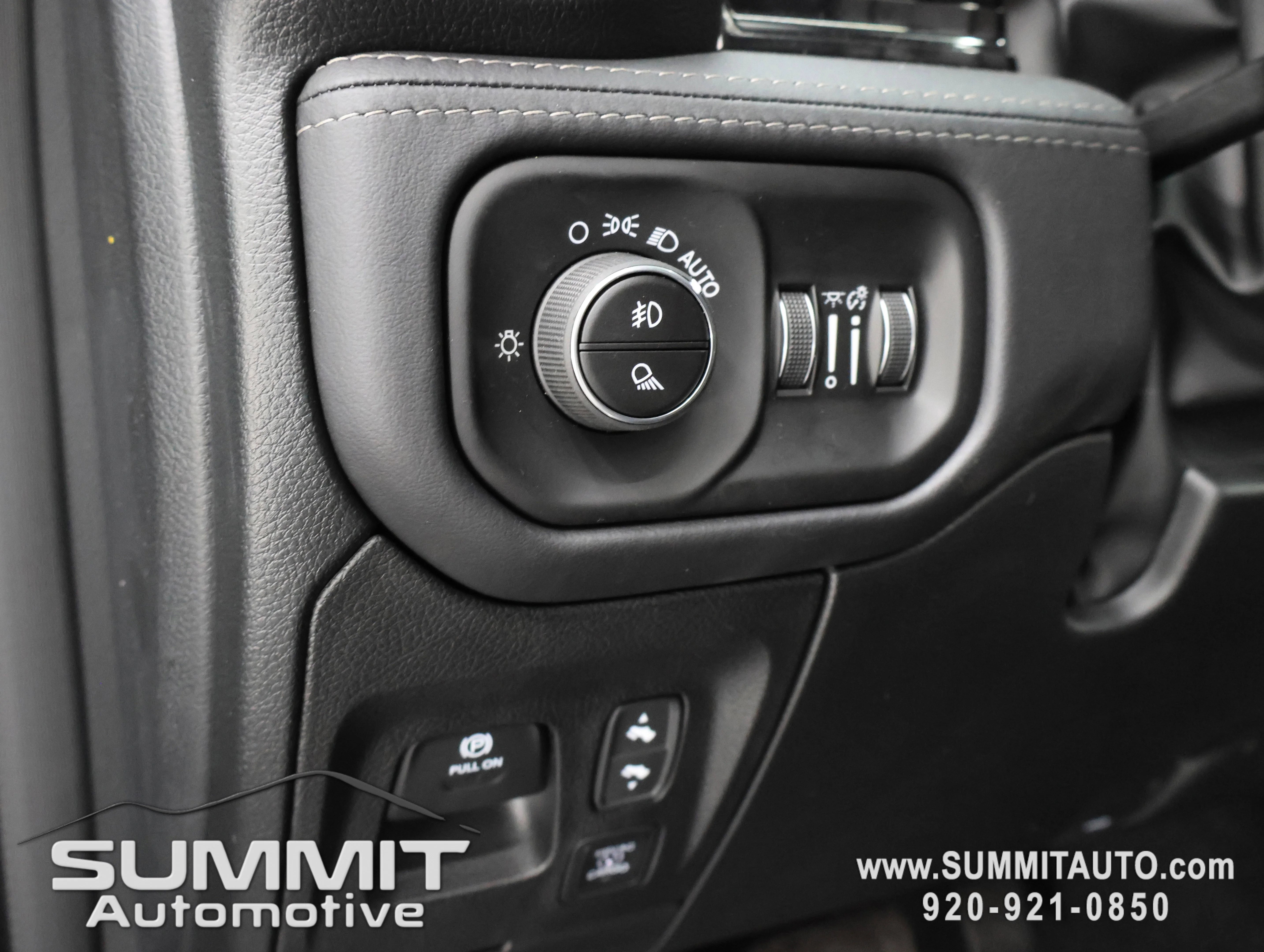 New 2026 Diamond Black Crystal Pearl-Coat Exterior Paint RAM Limited image 54