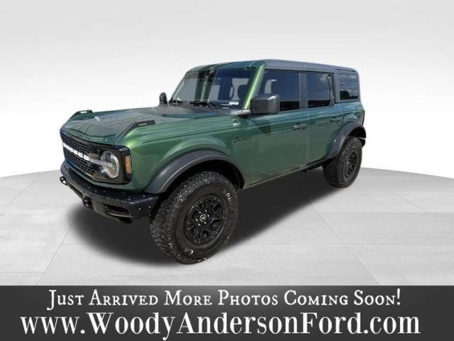Used 2024 Eruption Green Metallic Ford Wildtrak image 1