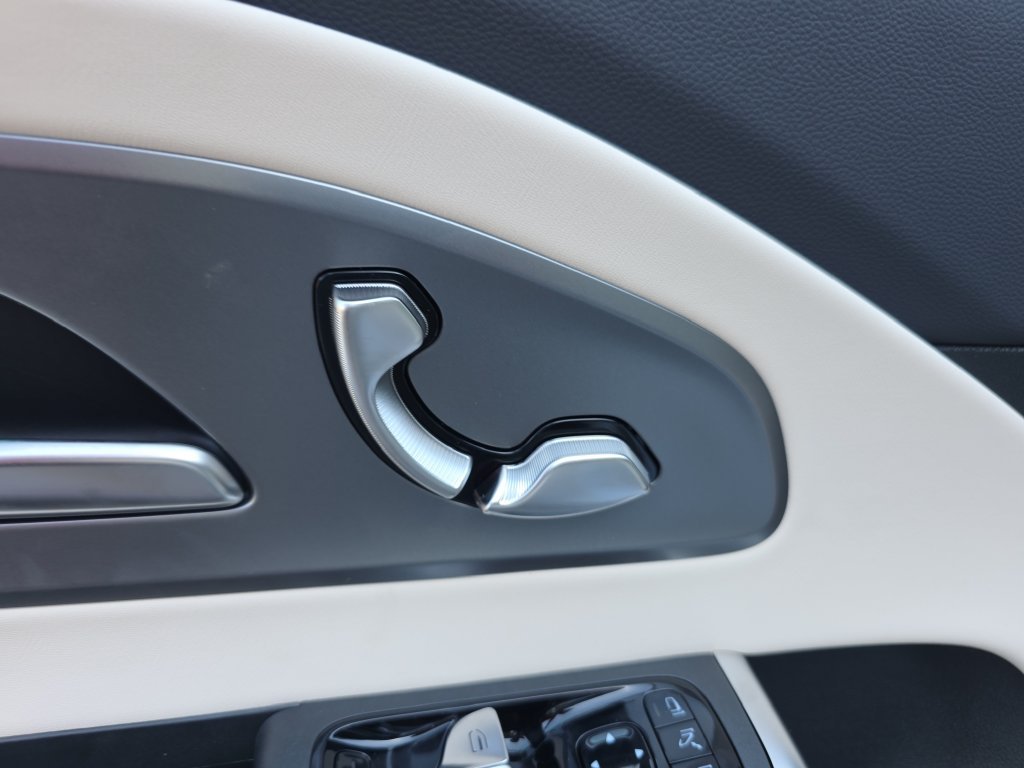 New 2027 Silver Mercedes-Benz CLA 220 image 11