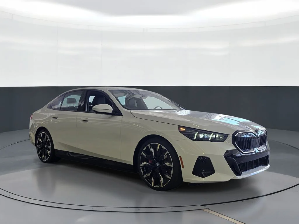 New 2026 White BMW eDrive40 image 2