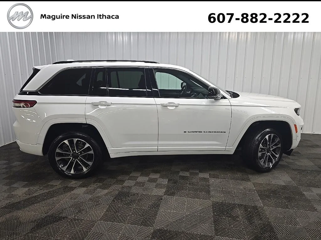Used 2023 White Jeep Overland image 3