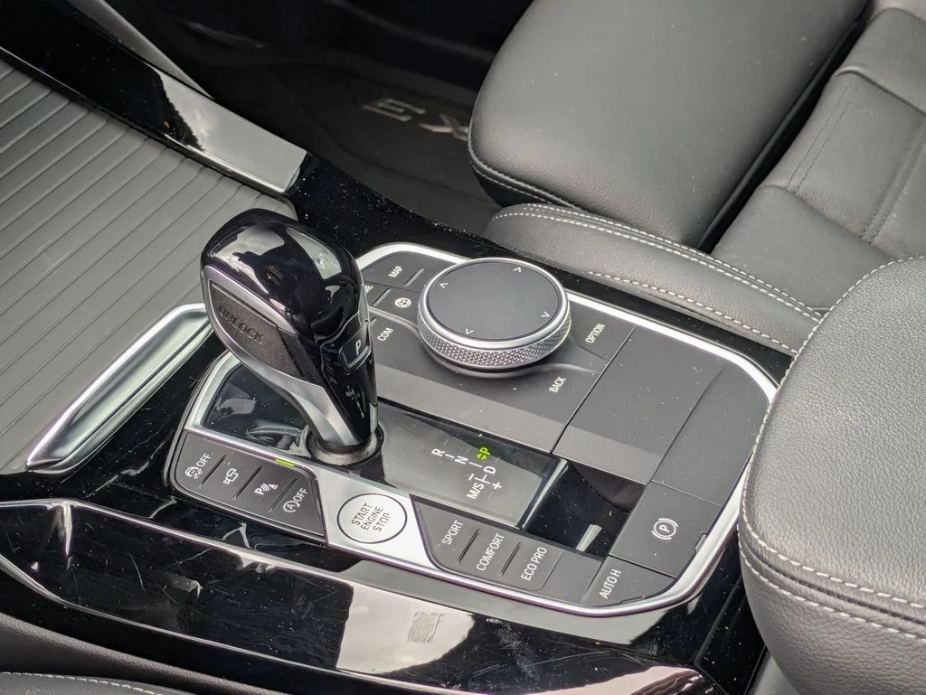 Used 2023 Gray BMW sDrive30i image 16