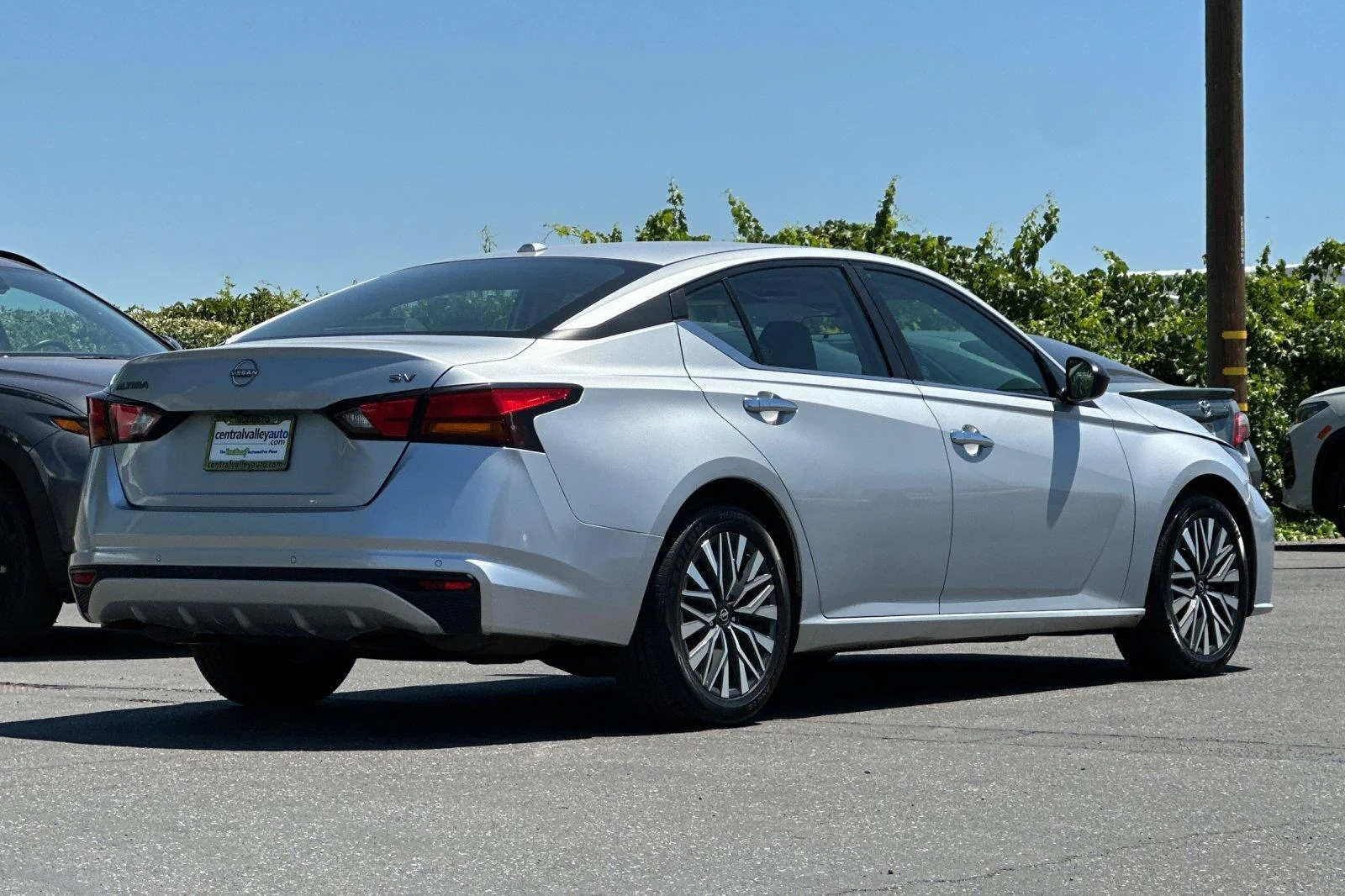 Used 2024 Brilliant Silver Metallic Nissan 2.5 SV image 4