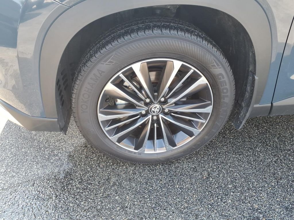 Used 2025 Storm Cloud Toyota Hybrid MAX Platinum image 9