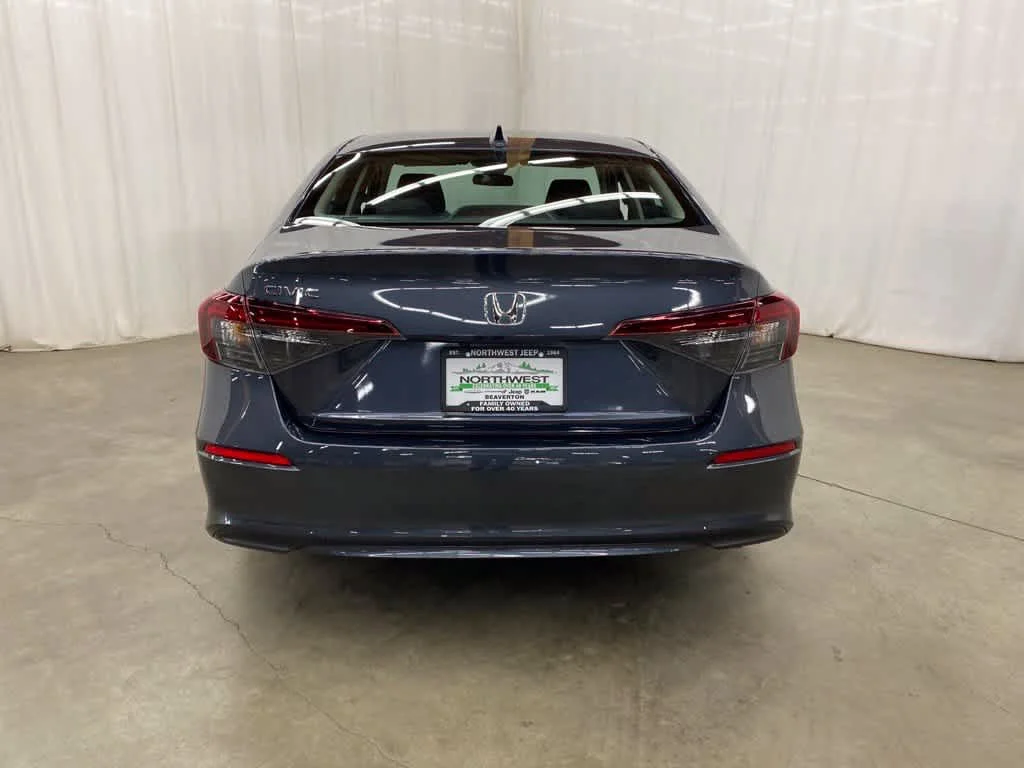 Used 2025  Honda LX image 5