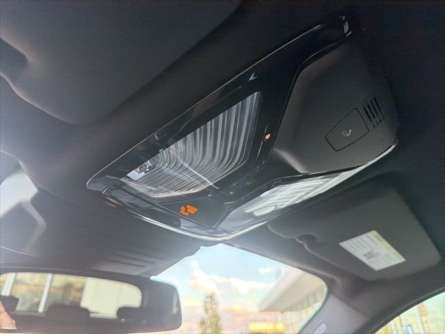 Used 2026 White BMW sDrive40i image 21
