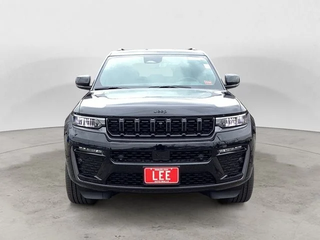 New 2026 Diamond Black Crystal Pearlcoat Jeep LIMITED RESERVE 4X4 image 9