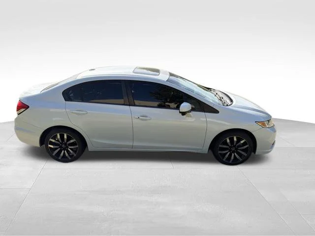 Used 2015 White Honda EX-L image 2