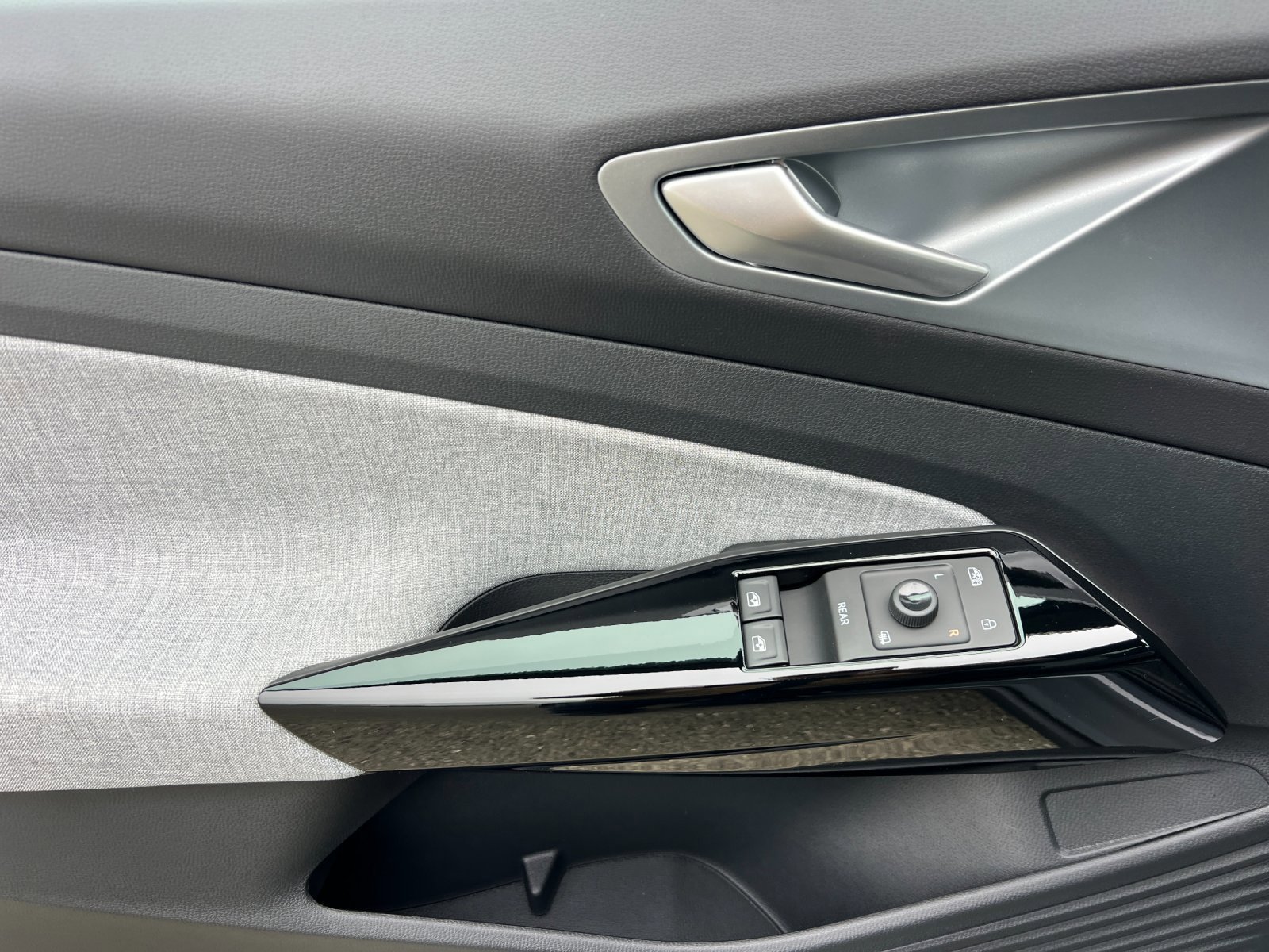 New 2026 Pure Gray Volkswagen Pro image 10