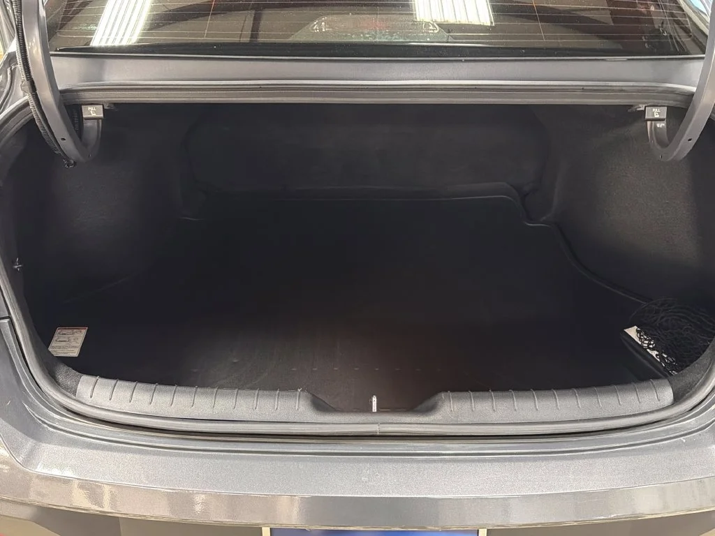 Used 2025 Gray Hyundai SEL Sport image 28