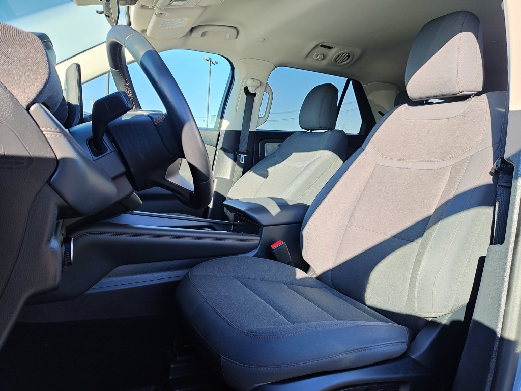 Used 2025 Gray Ford Active image 13