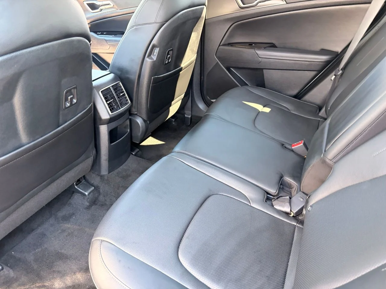 Used 2025 Glacial White Pearl Kia EX image 14