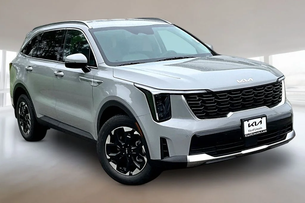 New 2026 Wolf Gray Kia S image 2