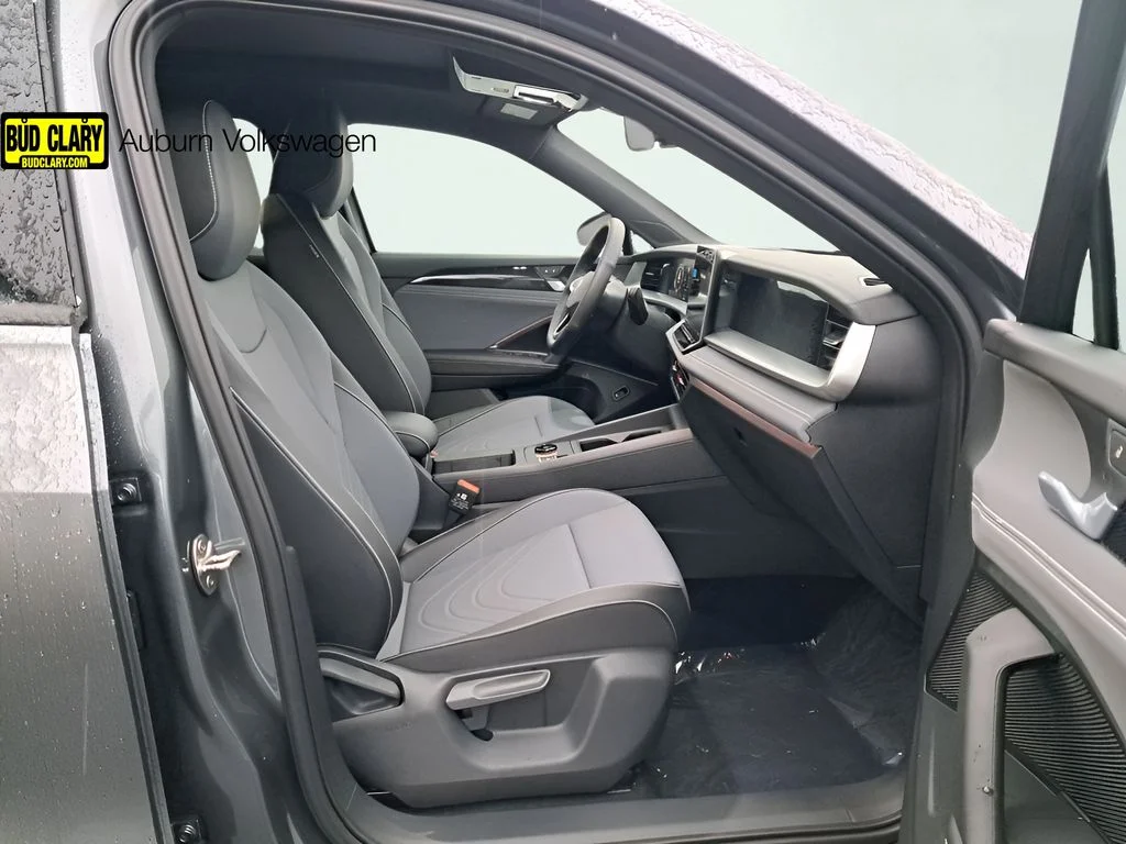 New 2026  Volkswagen 2.0T SE R-Line Black image 18