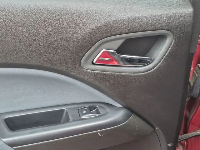 Used 2016 Red Chevrolet Z71 image 27