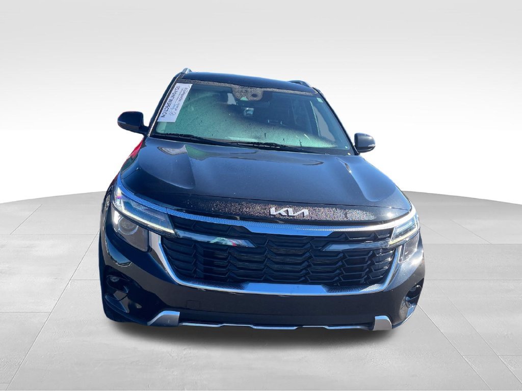 Used 2025 Black Kia EX image 8