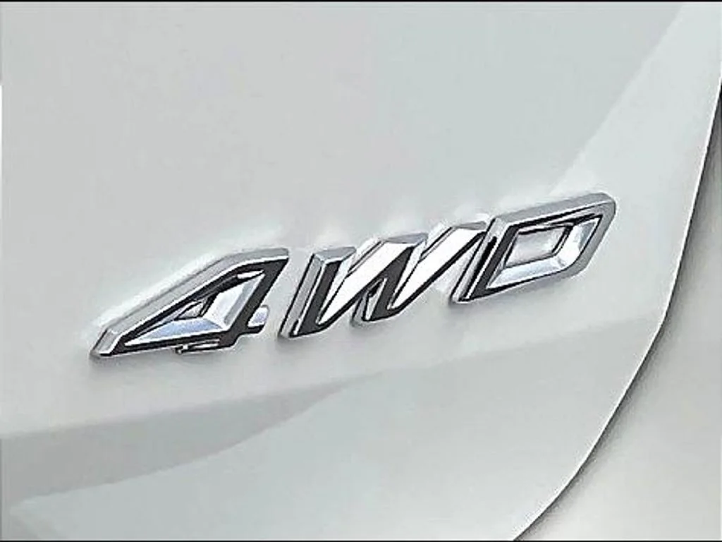 New 2026 Star White Metallic Tri-Coat Ford Active image 9