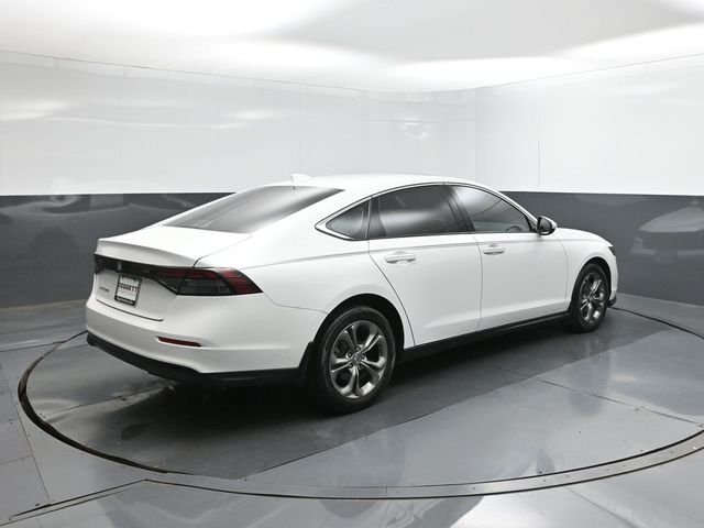 Used 2024 White Honda EX image 11
