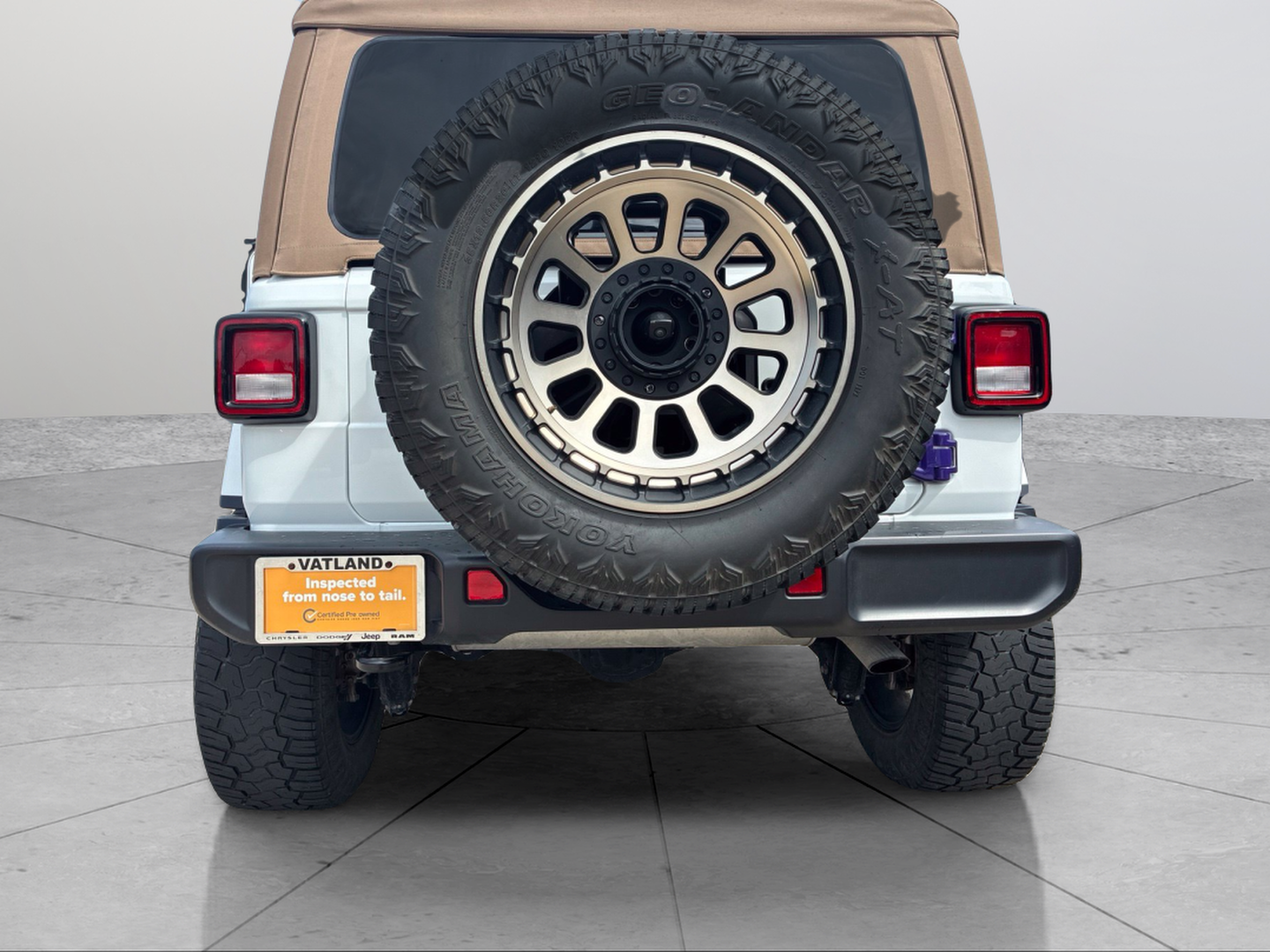 Used 2021 White Jeep Unlimited Sahara image 34