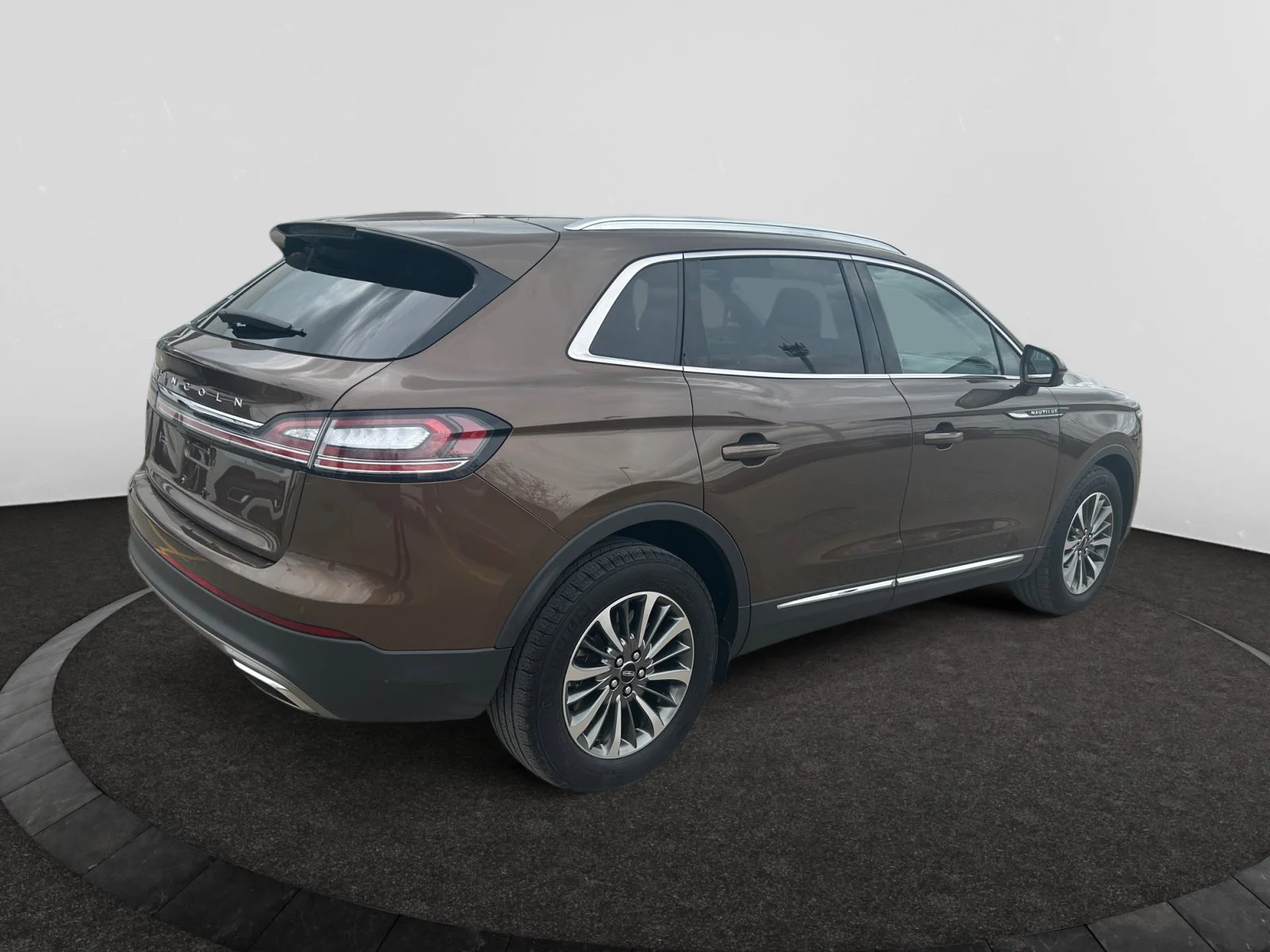 Used 2022 Bronze Lincoln RESERVE AWD image 5