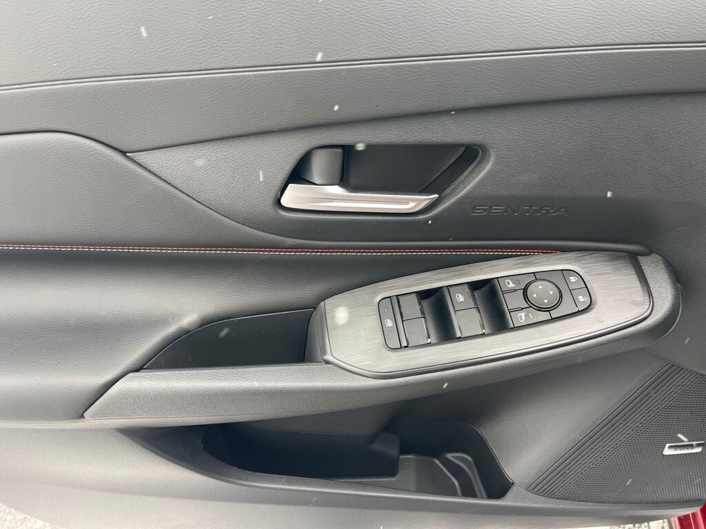 New 2026 Scarlet Ember Tintcoat Nissan SR image 7
