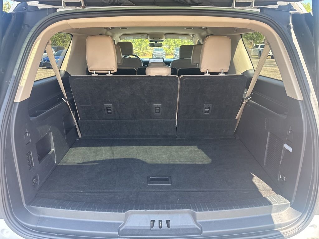 Used 2023 White Ford XLT image 17