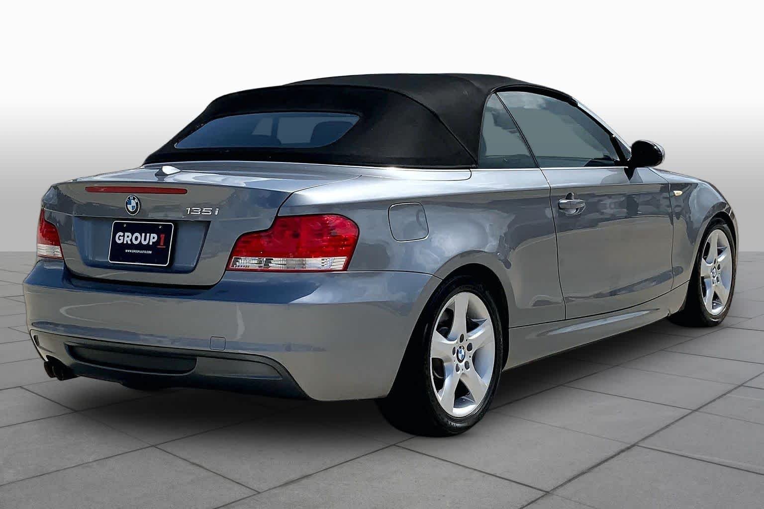 Used 2009 Alpine White BMW 135i image 11