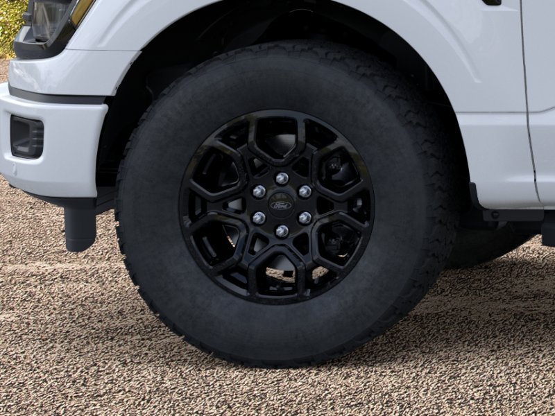 New 2026 Oxford White Ford XLT image 19