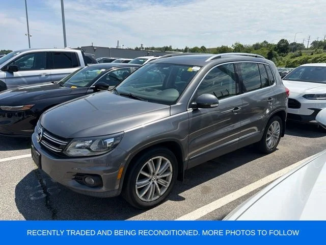 Used 2016 Gray Volkswagen SE image 2