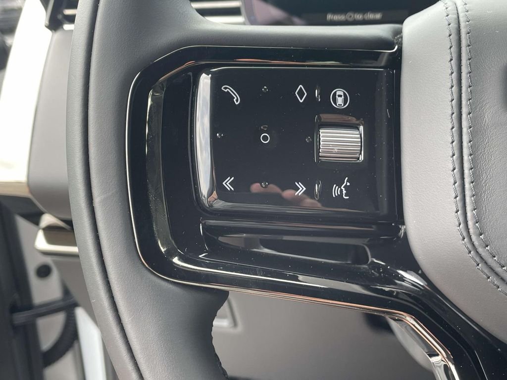 New 2026 Fuji White Land Rover Dynamic SE image 37