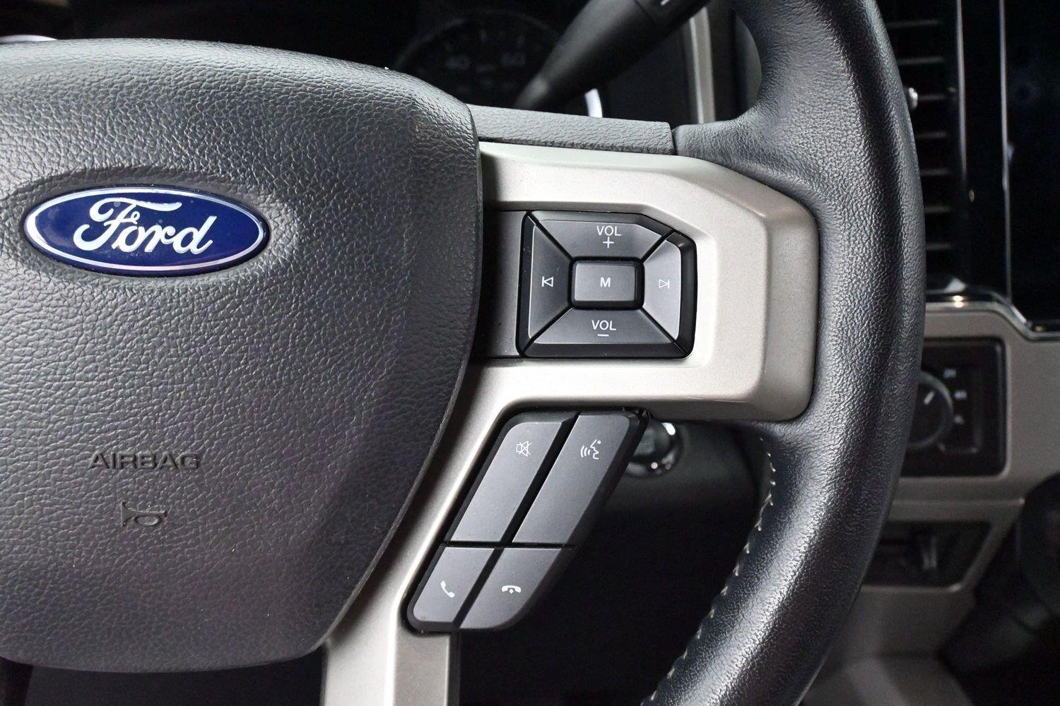 Used 2022 Star White Metallic Tri-Coat Ford LARIAT image 18