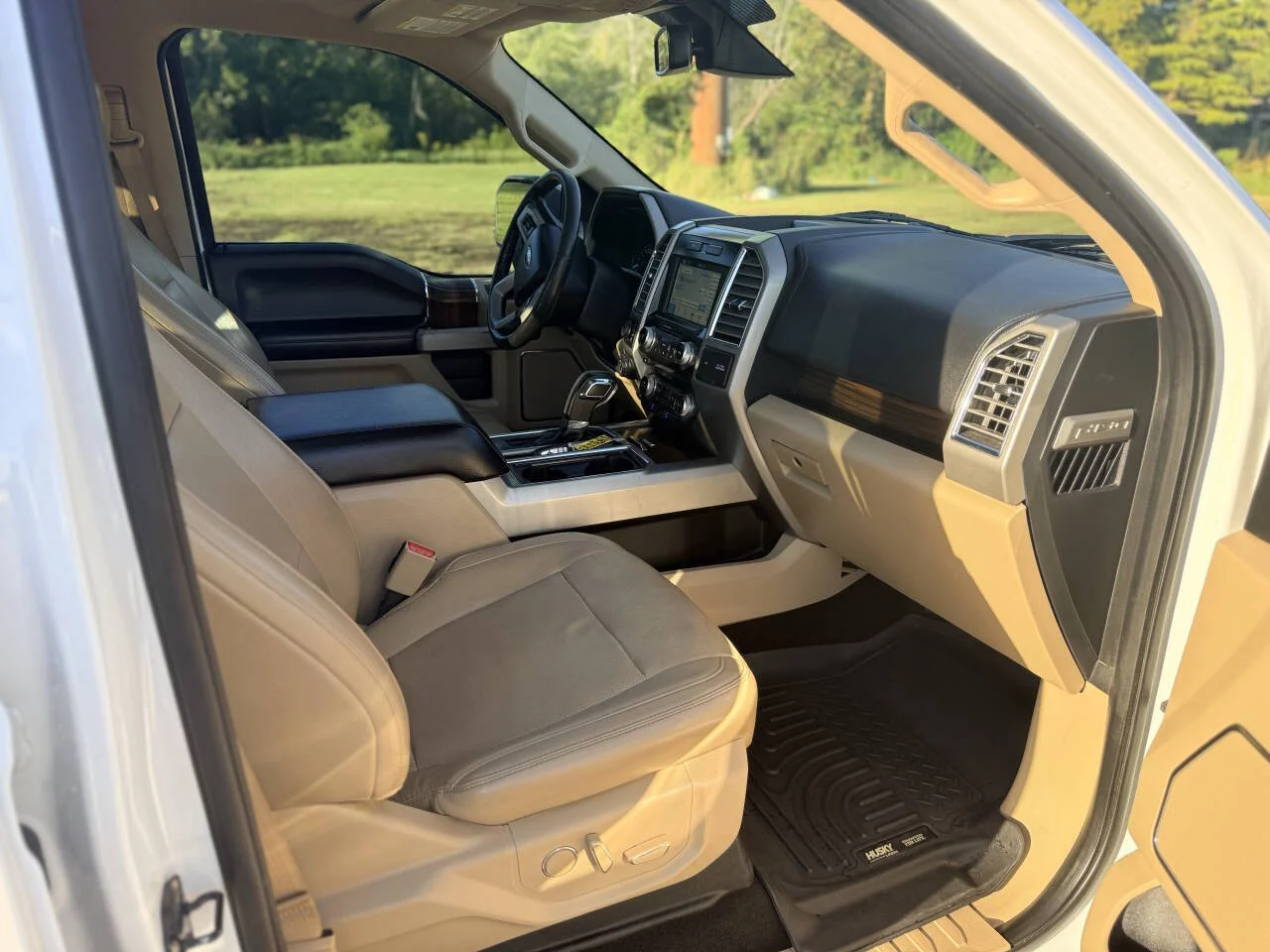 Used 2016 White Ford Lariat 4x4 4dr SuperCrew 5.5 ft. SB image 20