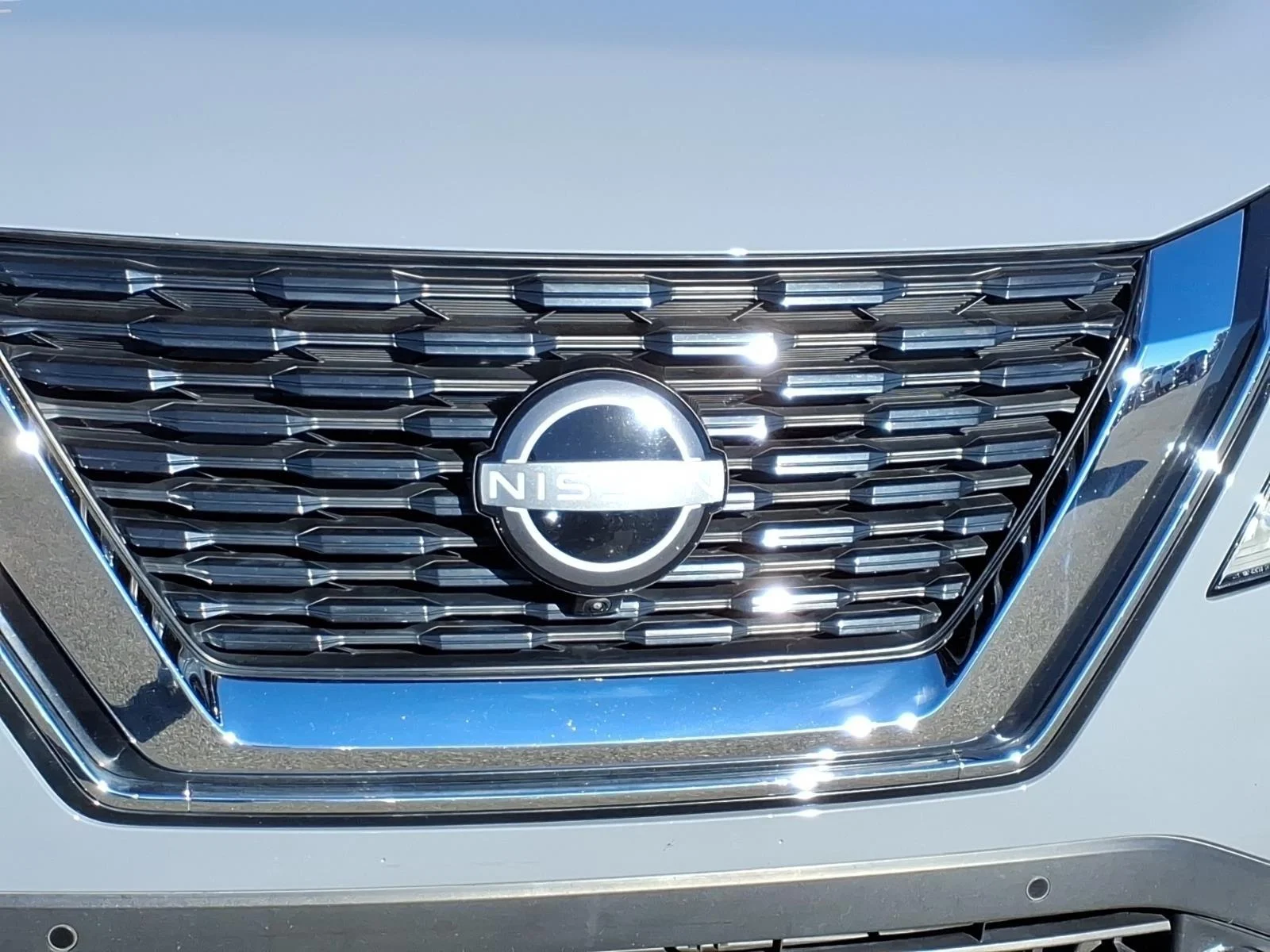 Used 2022 Boulder Gray Pearl Nissan SL image 16