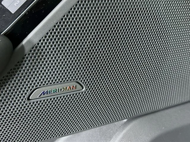 Certified Used 2026  Land Rover Dynamic SE image 21