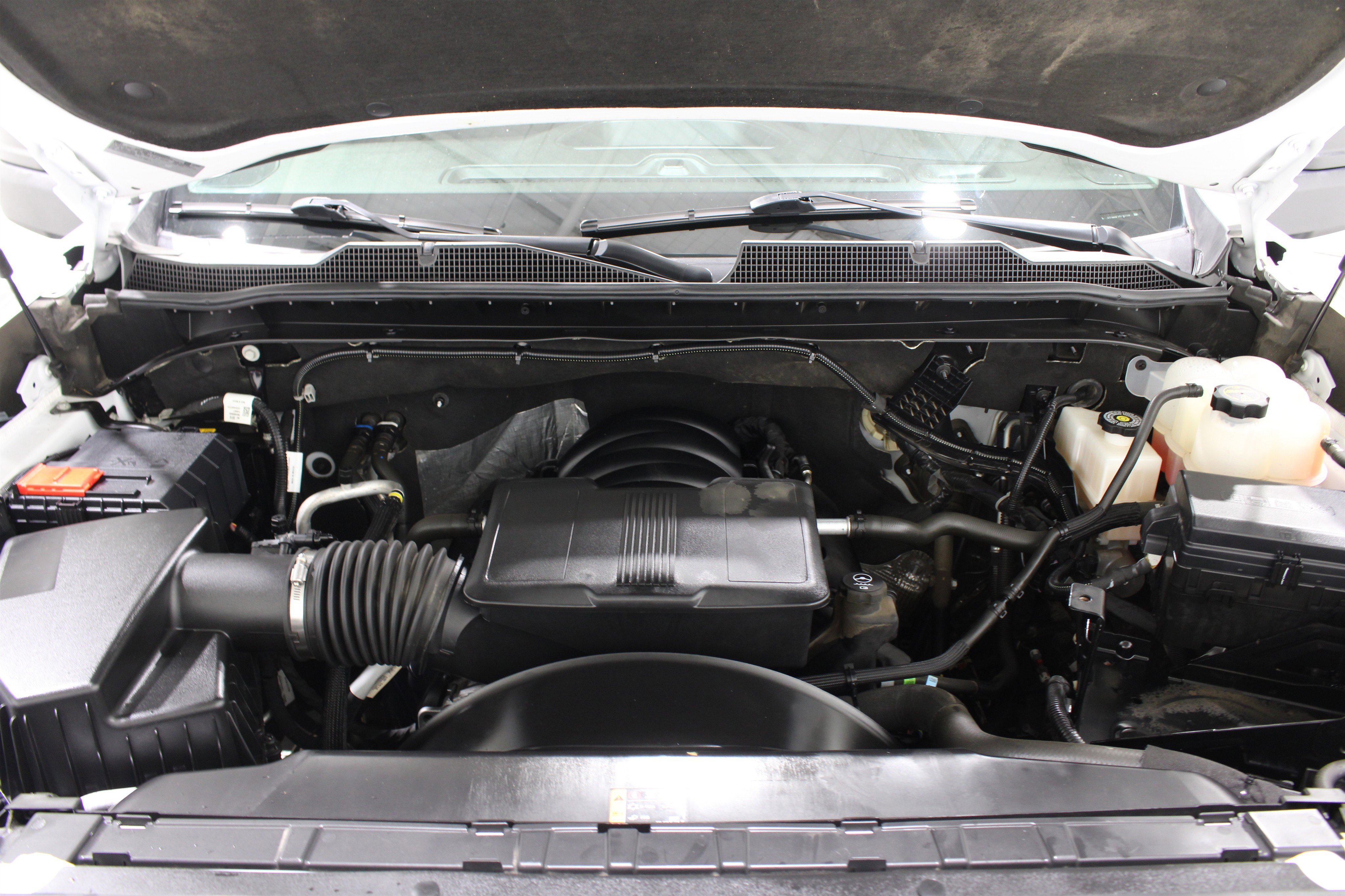 Used 2025 Summit White Chevrolet Custom image 39