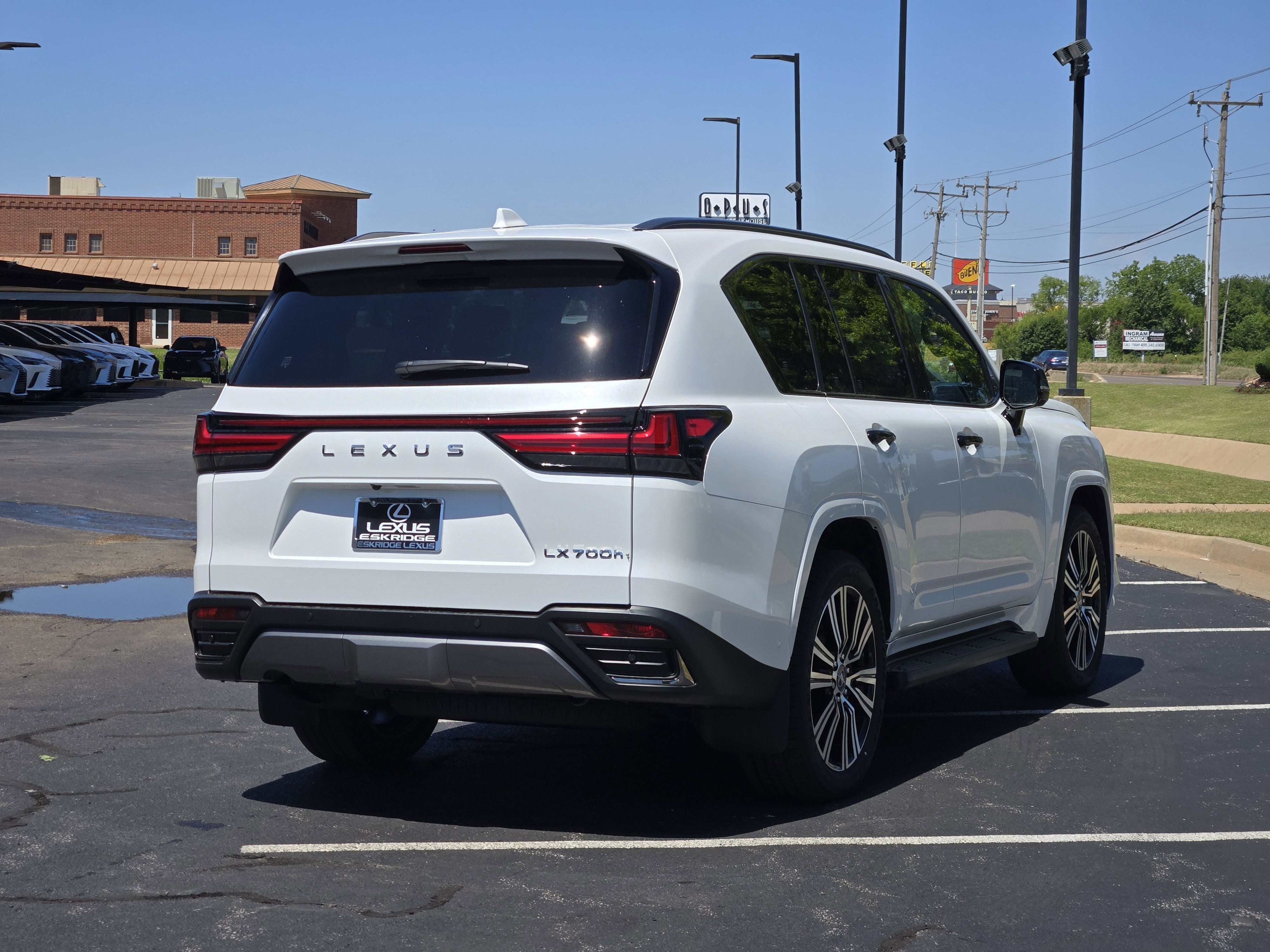 New 2026 Eminent White Pearl Lexus LUXURY image 4