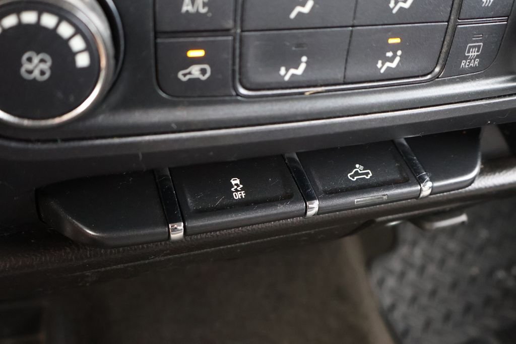 Used 2018 BLACK Chevrolet Custom image 26