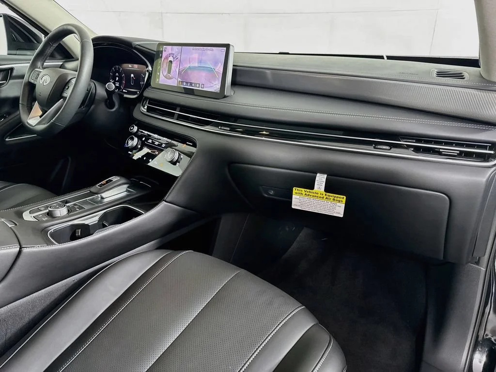 Certified Used 2026 Black INFINITI LUXE image 41
