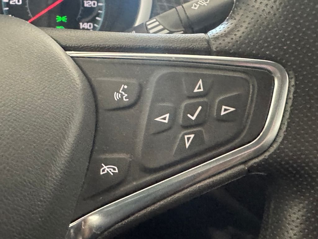 Used 2024 Summit White Chevrolet LT image 23