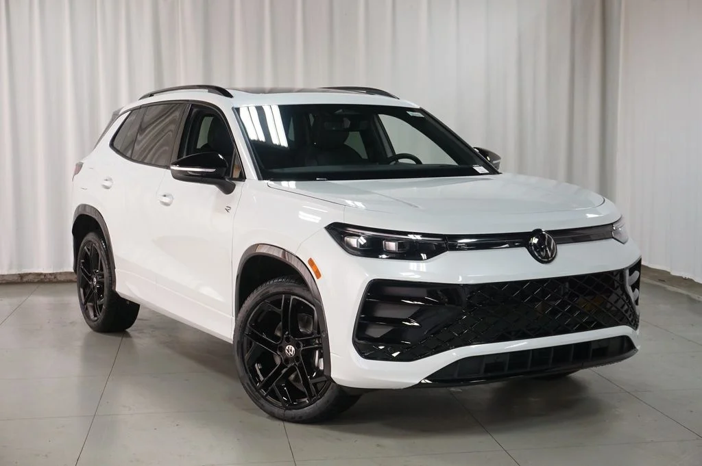 New 2026 White Volkswagen 2.0T SE R-Line Black image 2