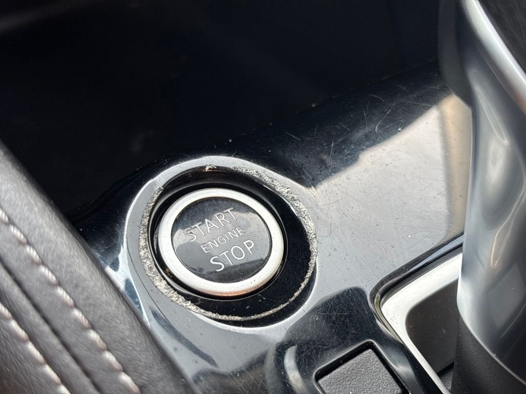 Used 2018 Silver Nissan S image 27