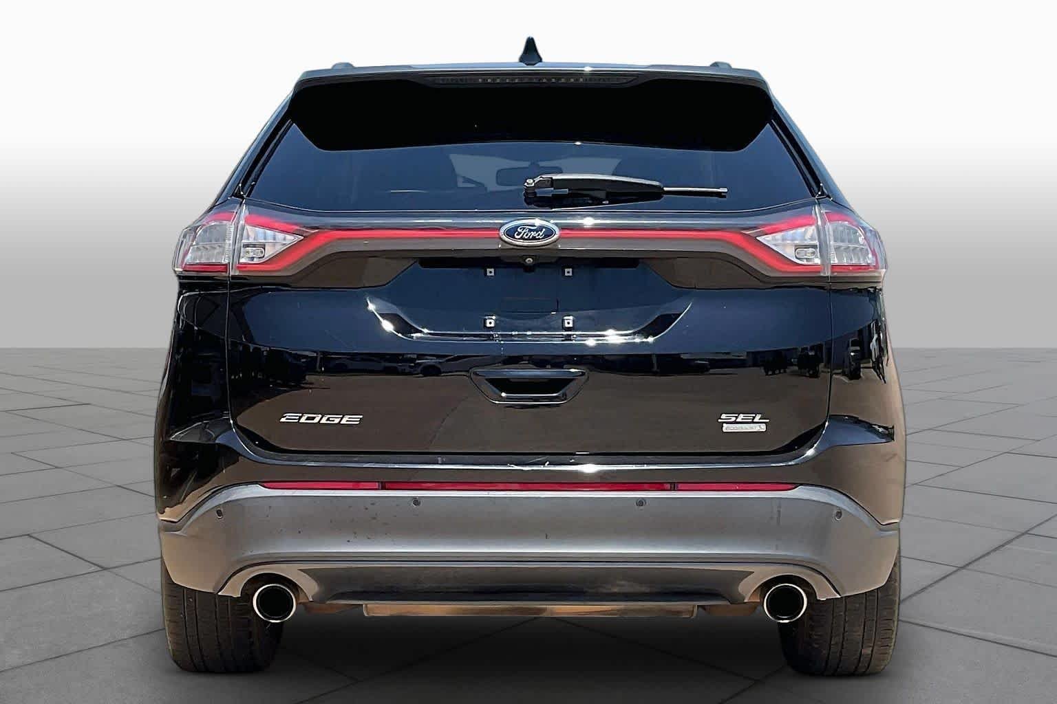 Used 2018 Shadow Black Ford SEL image 5