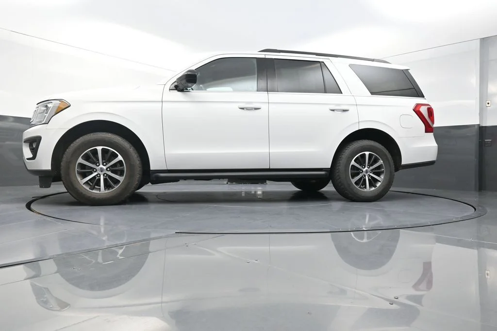 Used 2020 White Ford XL image 26