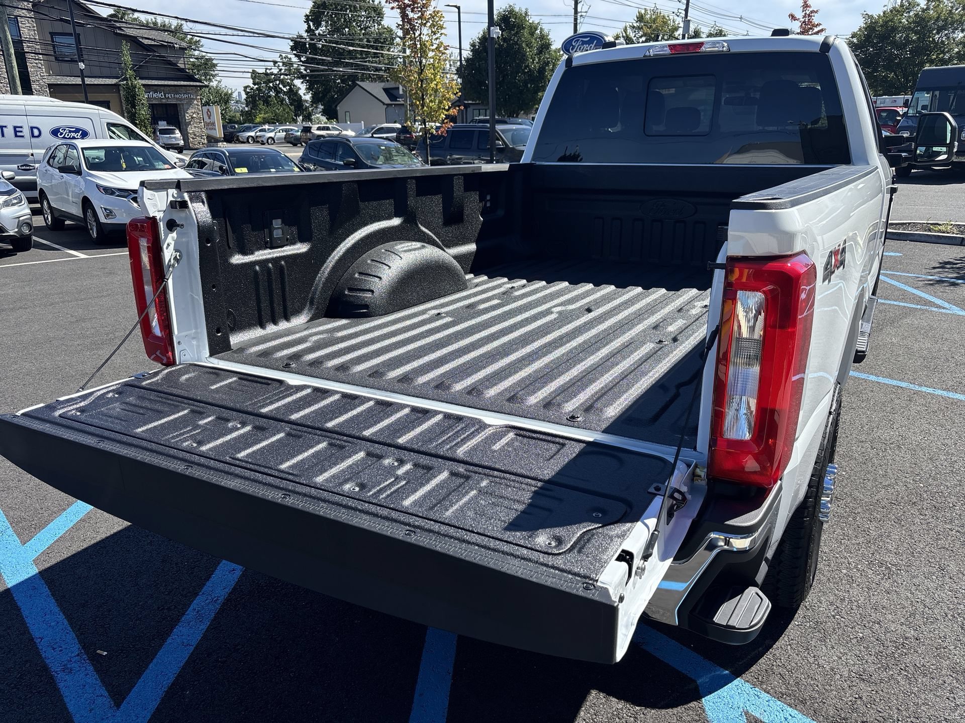 New 2027 Oxford White Ford F-350® XL image 18
