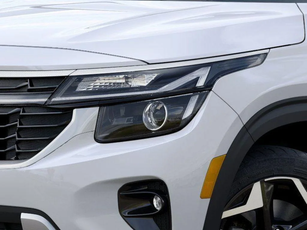 New 2026 White Kia EX image 10