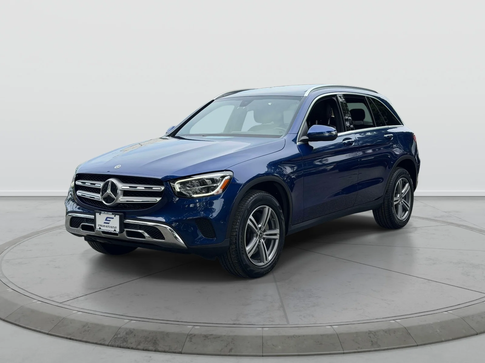 Used 2021 Blue Mercedes-Benz GLC 300 image 3