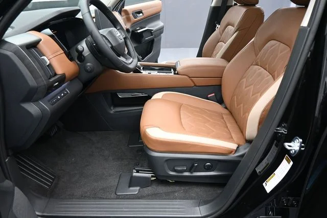 New 2026 Super Black Nissan Platinum image 30