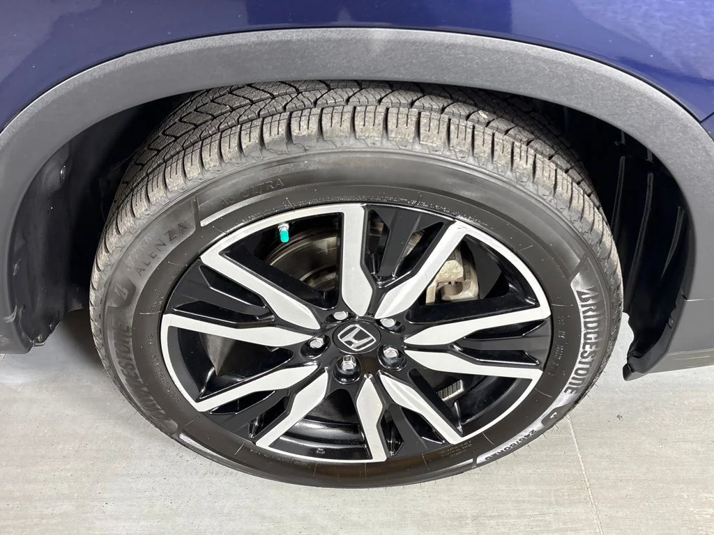 Used 2019 Blue Honda Touring image 11